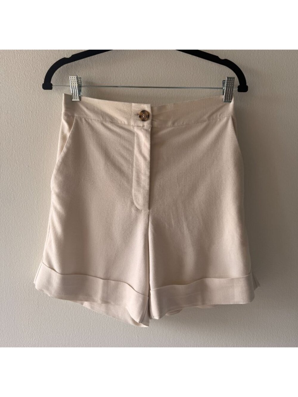 House of Harlow Size S High Waisted Beige Cuffed Hem Woven Suiting Shorts